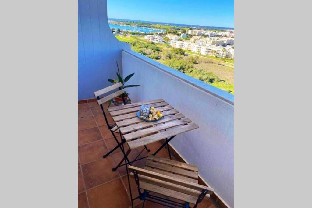 Ein Balkon oder eine Terrasse in der Unterkunft Studio Praia Alvor