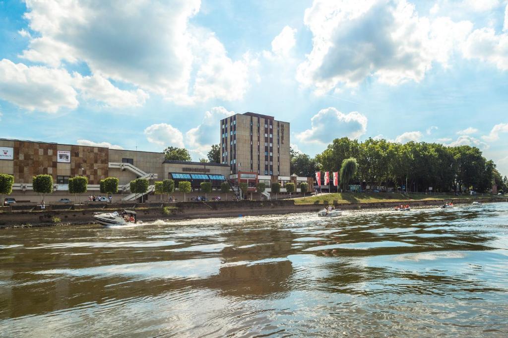 Výhled na řeku, která protéká v blízkosti penzionu
