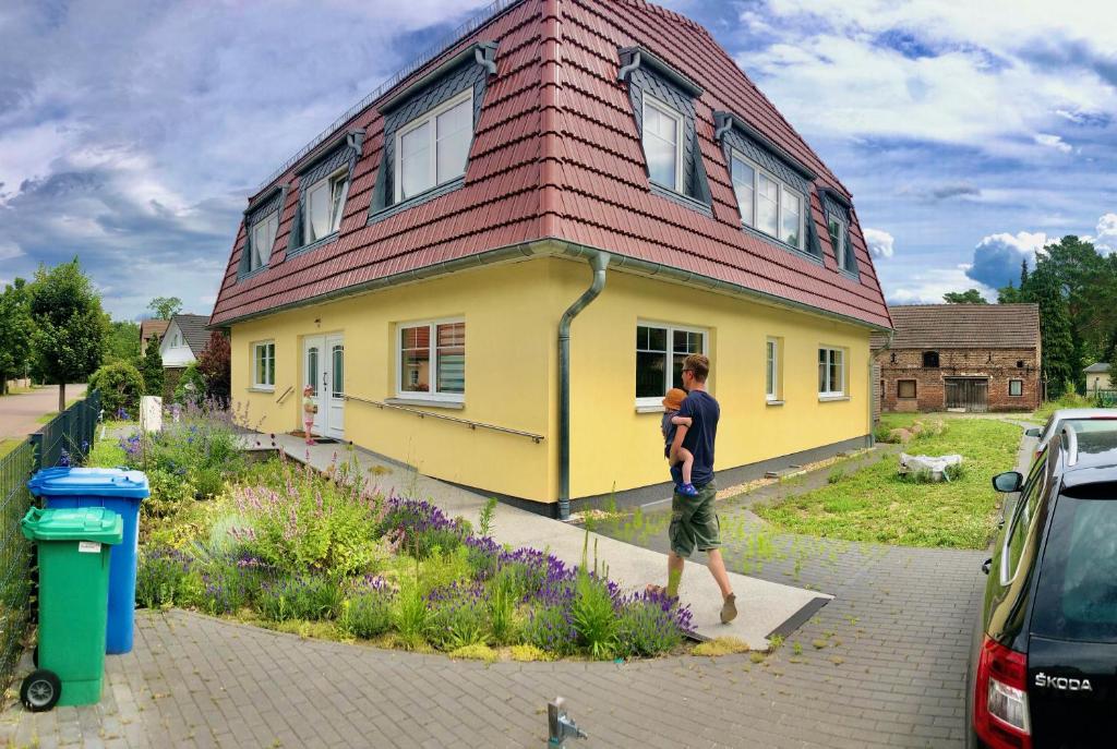 Apartment im OG zwischen See und Wald mit großem Garten - Villa With Garden View