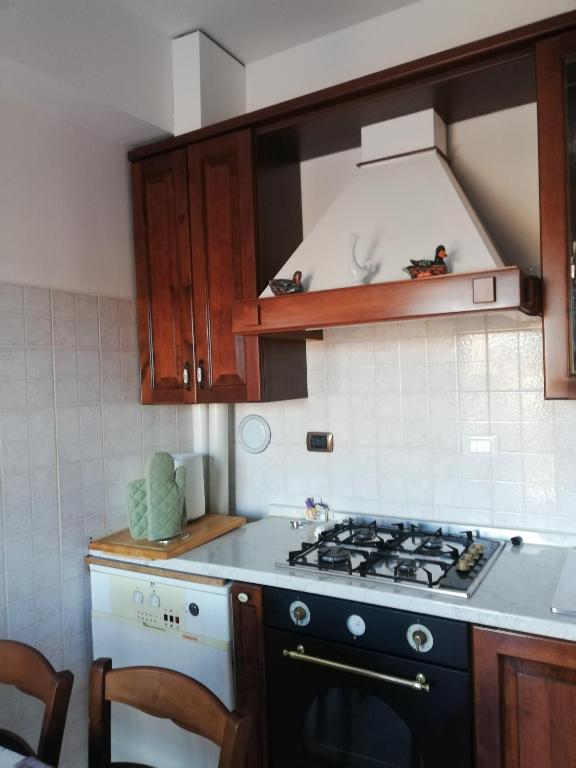 Kuchnia lub aneks kuchenny w obiekcie Nino e Issi Apartment