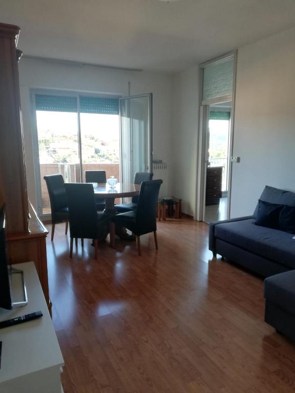 Część wypoczynkowa w obiekcie Nino e Issi Apartment