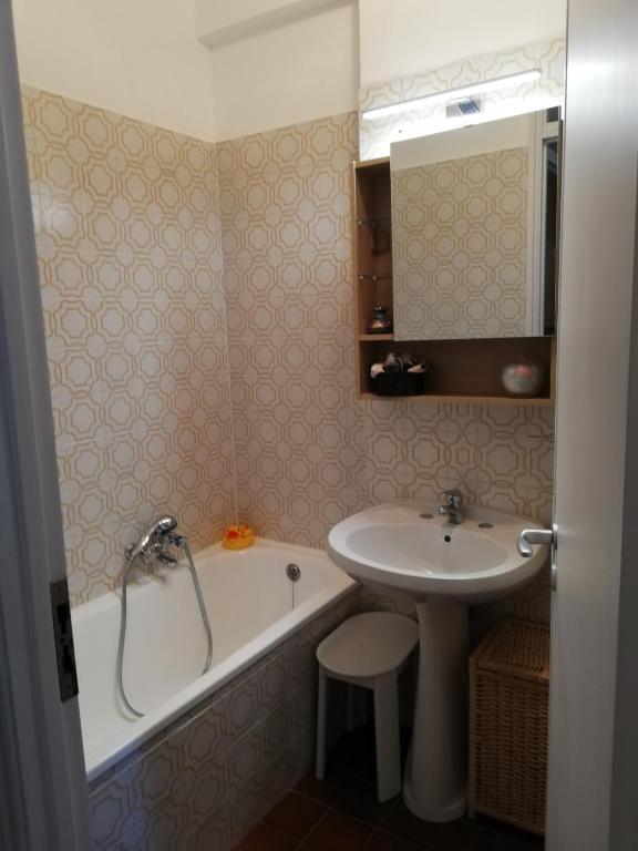 Łazienka w obiekcie Nino e Issi Apartment