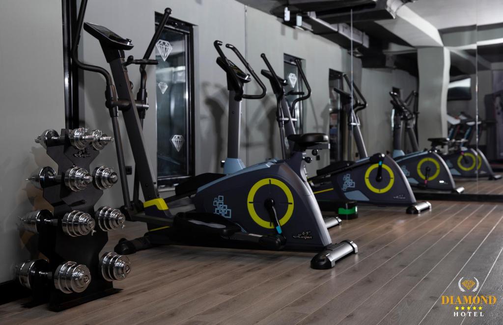 Fitness centrum a/nebo fitness zařízení v ubytování Hotel Diamond Prishtina