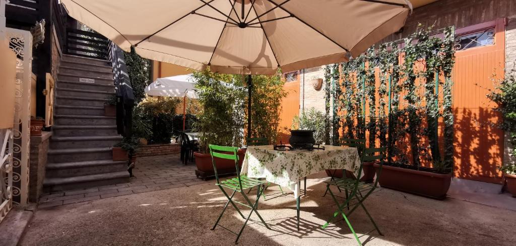 Balkón alebo terasa v ubytovaní Cà La Terrazza - DENTRO IL BORGO STORICO