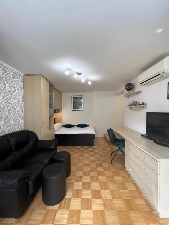 Luxury Studio Apartments - Studio With Garden View