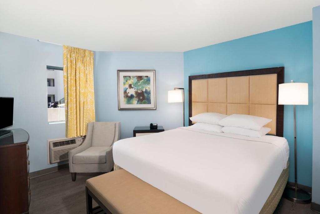 Postel nebo postele na pokoji v ubytování Palette Resort Myrtle Beach