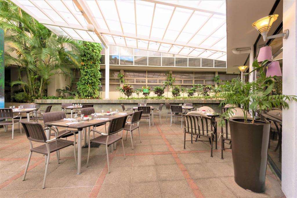 Restoran ili drugo mesto za obedovanje u objektu Hotel Palma Real