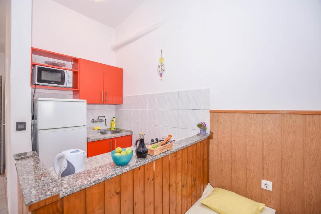 Kuchnia lub aneks kuchenny w obiekcie Apartments Clair