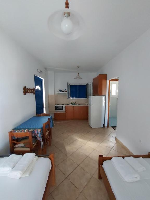 Matina Apartments Tyros - Apartamento Con Vista Al Mar