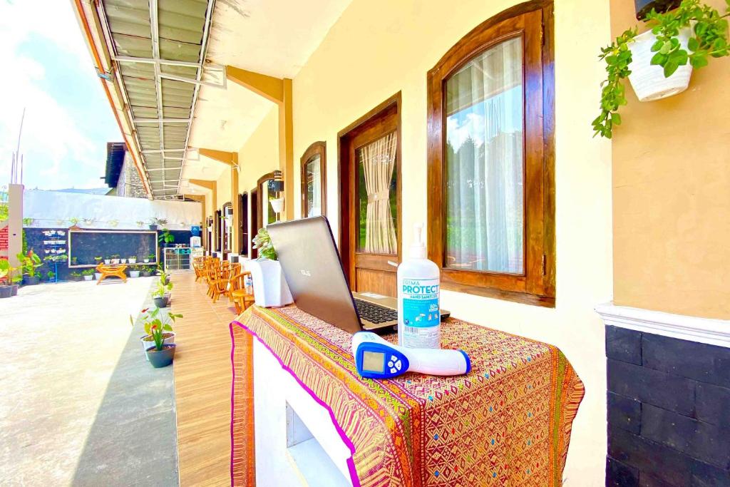 Balkón nebo terasa v ubytování Homestay Banteng Adventure Dieng Mitra RedDoorz