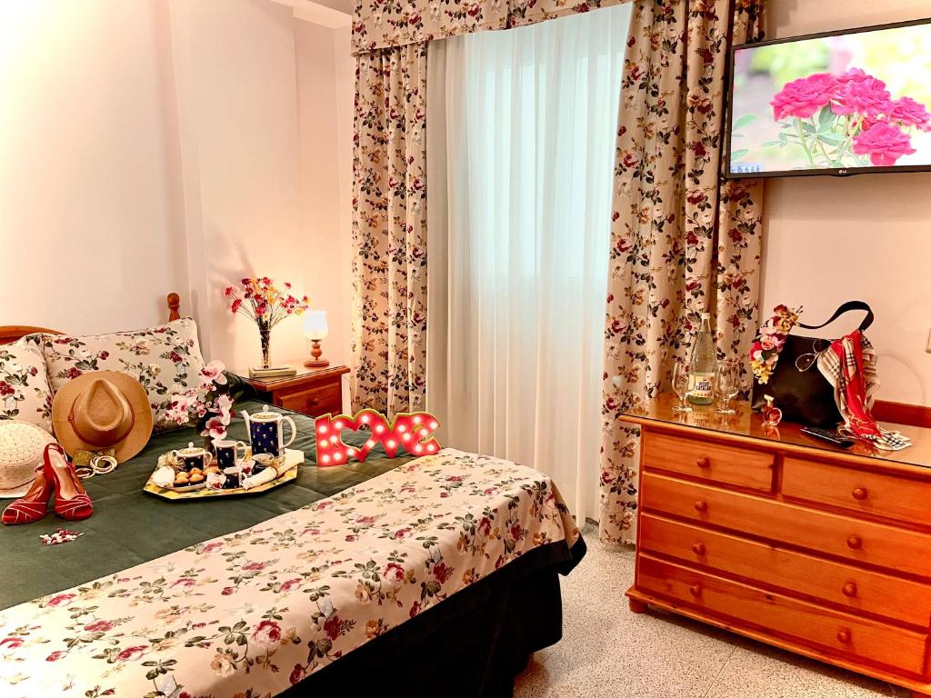 Televízia a/alebo spoločenská miestnosť v ubytovaní EmyCanarias Holiday Homes Vecindario