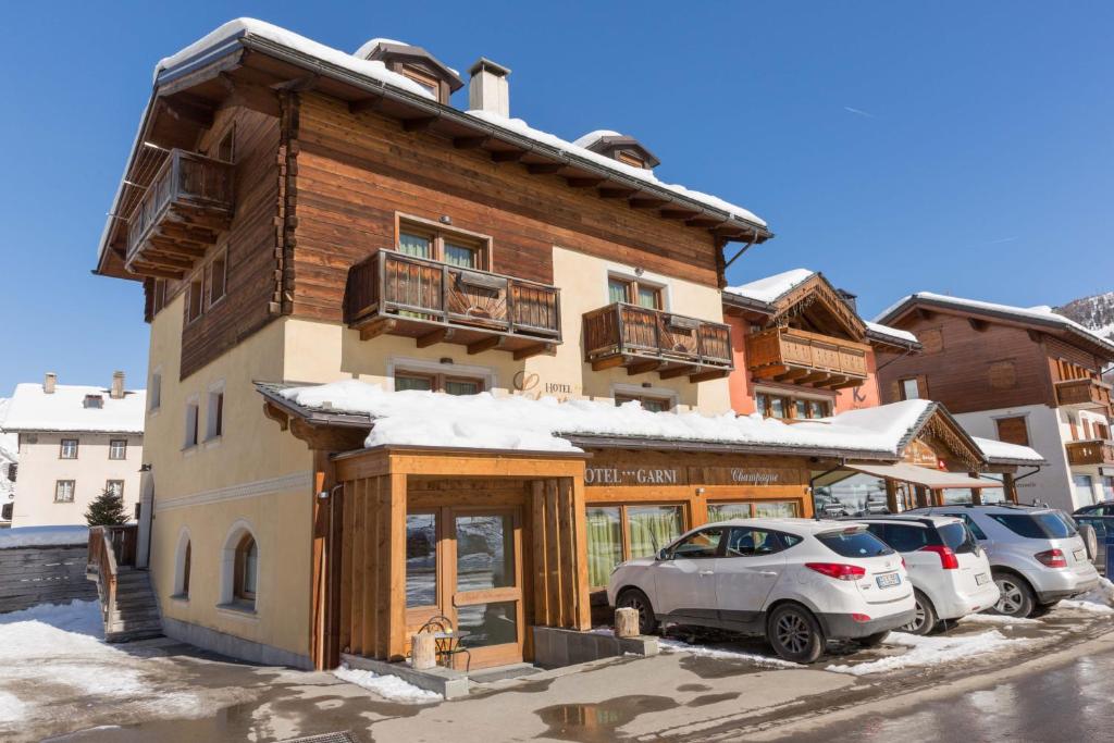 Budova, kde se hotel nachází