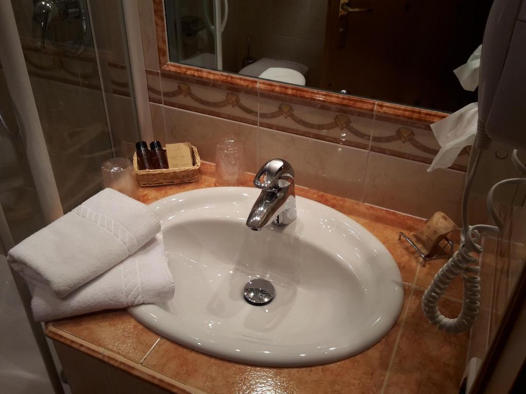 Hotel Garni Concordia - Dolomites Homeにあるバスルーム