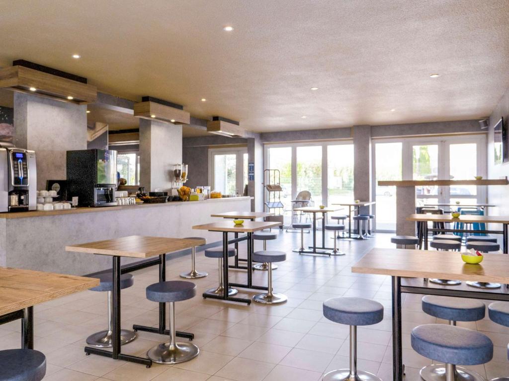 Kuchyň nebo kuchyňský kout v ubytování ibis budget Arles Sud Fourchon