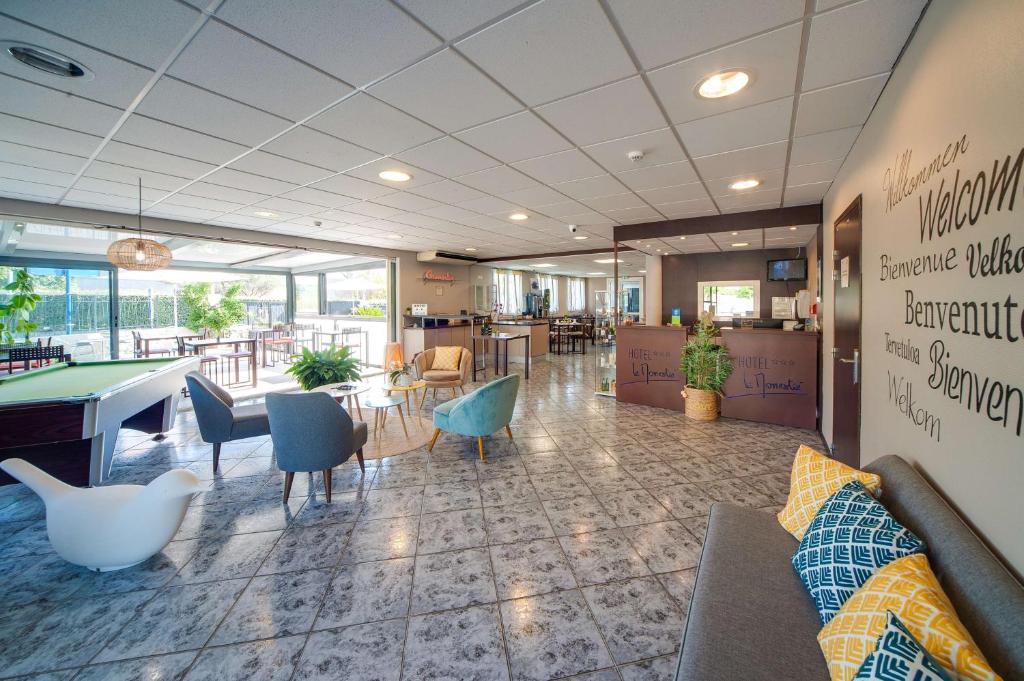 Posezení v ubytování Sure Hotel by Best Western Beziers Le Monestie