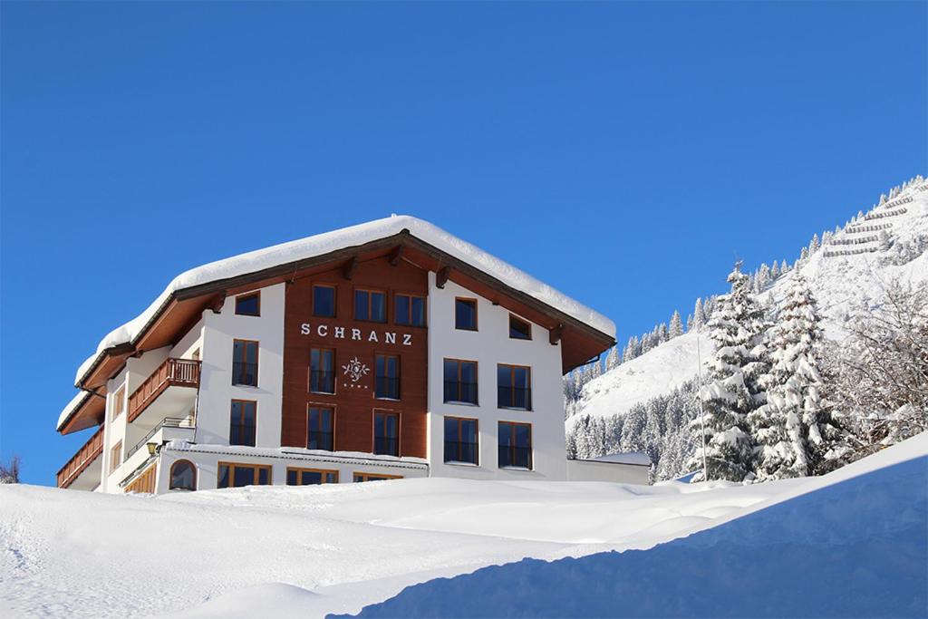 Hotel Schranz - Ski In & Ski Out v zimě
