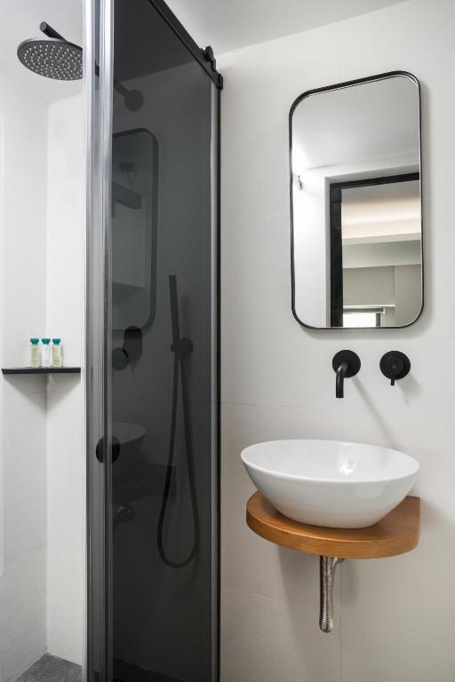 Koupelna v ubytování 11 Enteka Acropolis Suites
