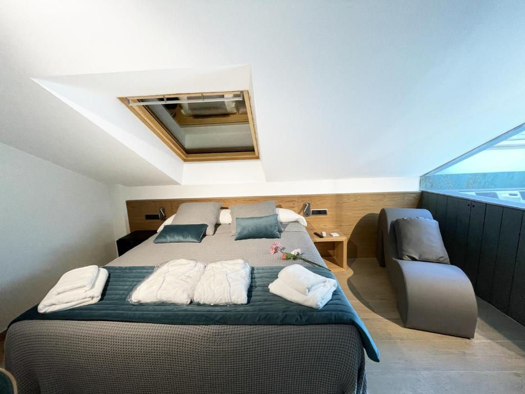 Hostal Restaurante Ibaisek Booking}