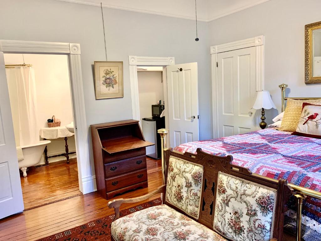 Brackenridge House Bed and Breakfast - Chambre Reine