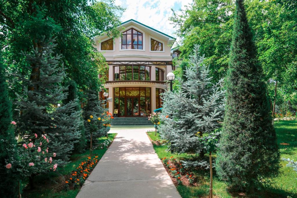 HUMSON BULOQ SANATORIUM