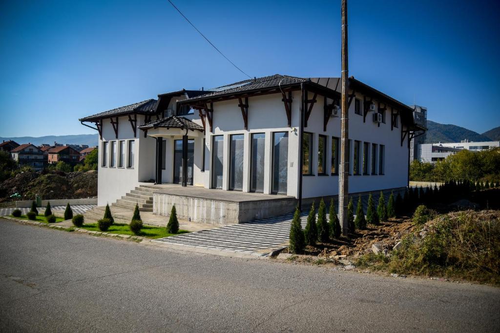 Nespecifikovaný výhled na hory nebo výhled na hory při pohledu z aparthotelu