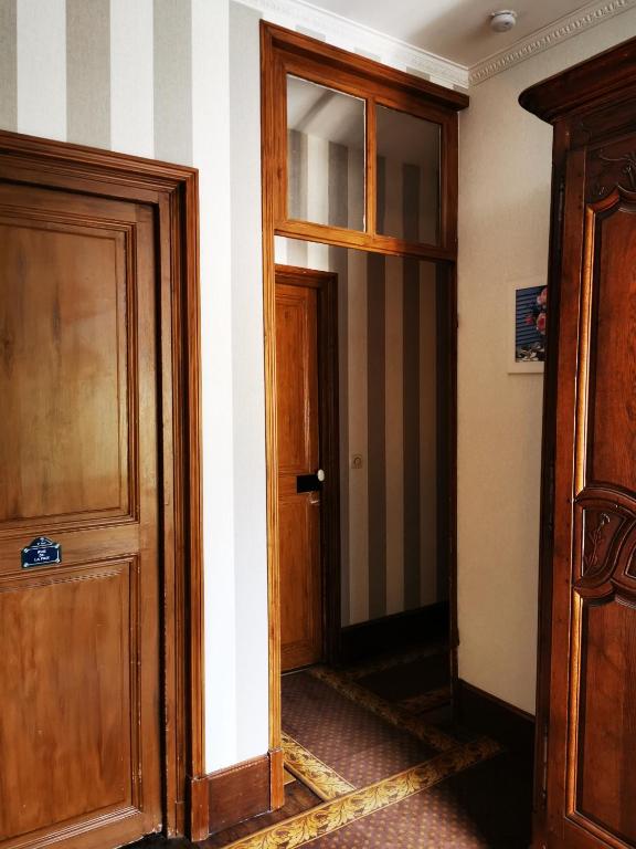 LA CHASSE ROYALE - Deluxe Room (2 Adults + 1 Child)