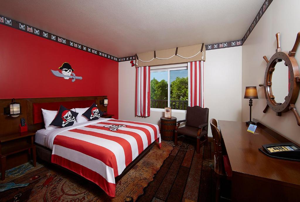 Postel nebo postele na pokoji v ubytování LEGOLAND New York Resort