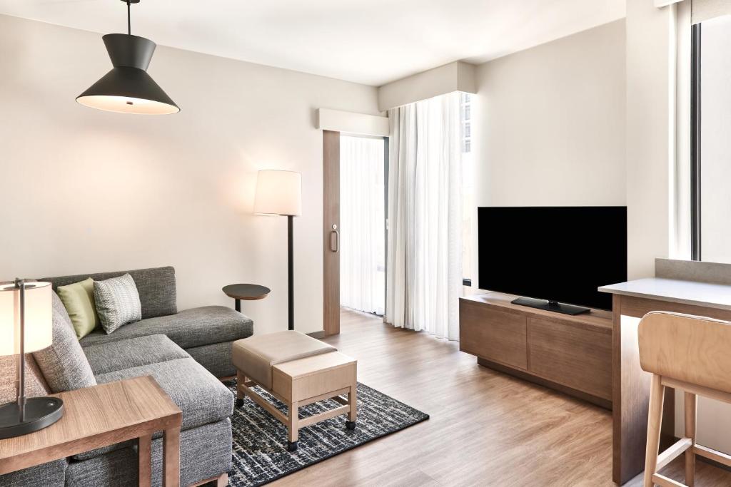 TV a/nebo společenská místnost v ubytování Hyatt Place Phoenix/Downtown