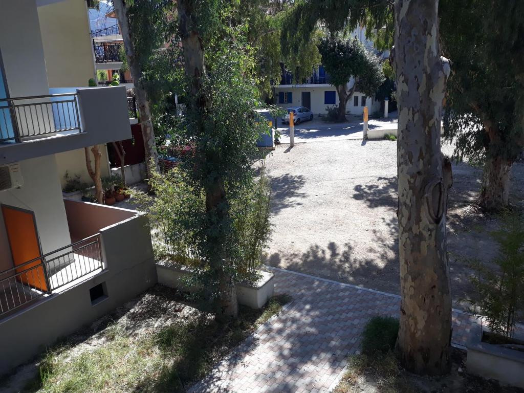 The surrounding neighborhood or a neighborhood close to Az apartmant