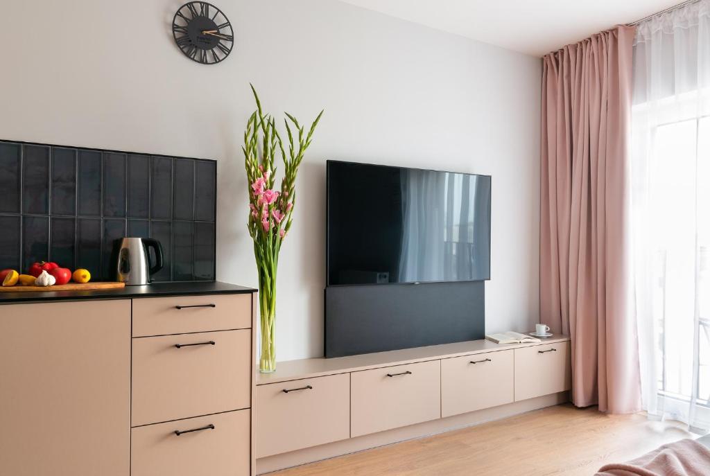 Telewizja i/lub zestaw kina domowego w obiekcie apartamenty-wroc Kurkowa