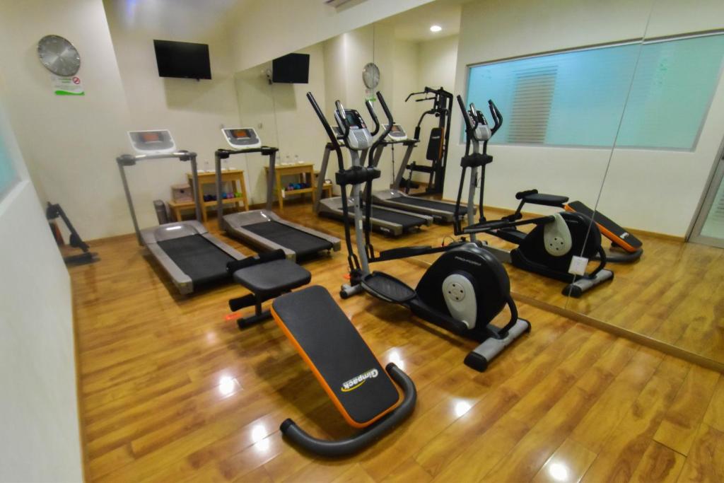 Fitness centrum a/nebo fitness zařízení v ubytování HB Córdoba
