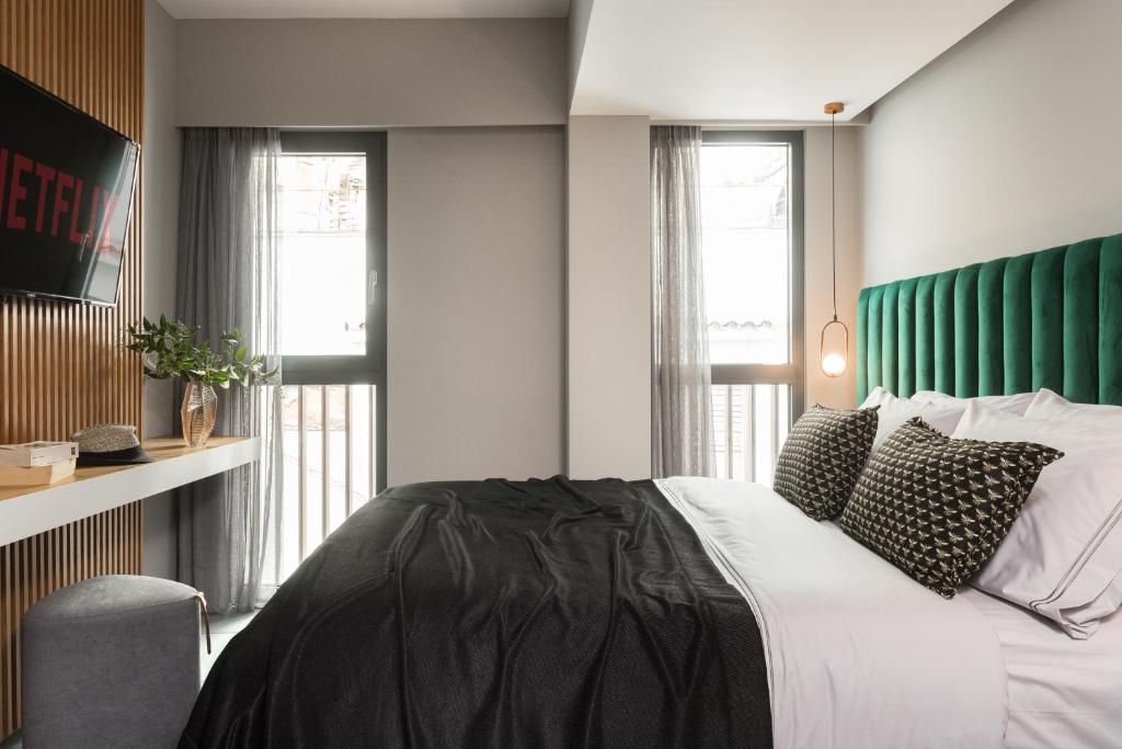 11 Enteka Acropolis Suites - Deluxe Room