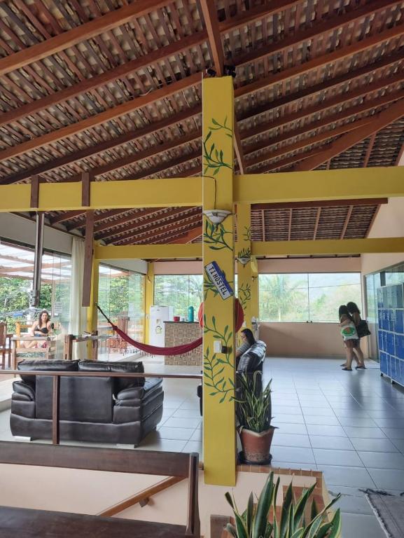 Posezení v ubytování Ti Hostel Trindade Hospeda