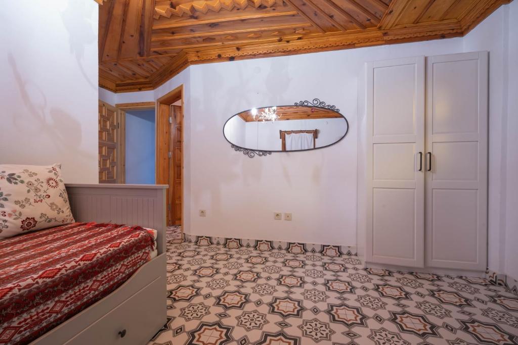 Liya Boutique Hotel & Suites - バルコニー付きのトリプルルーム