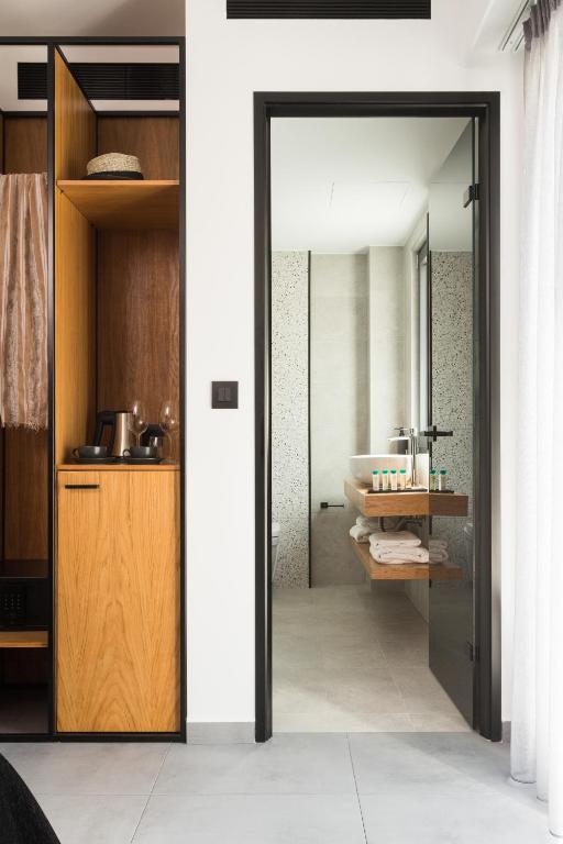 Koupelna v ubytování 11 Enteka Acropolis Suites