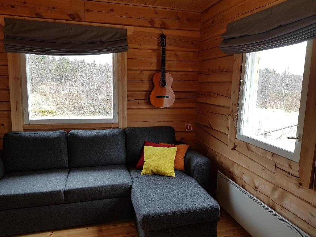 Posezení v ubytování Lake Inari Mobile Cabins