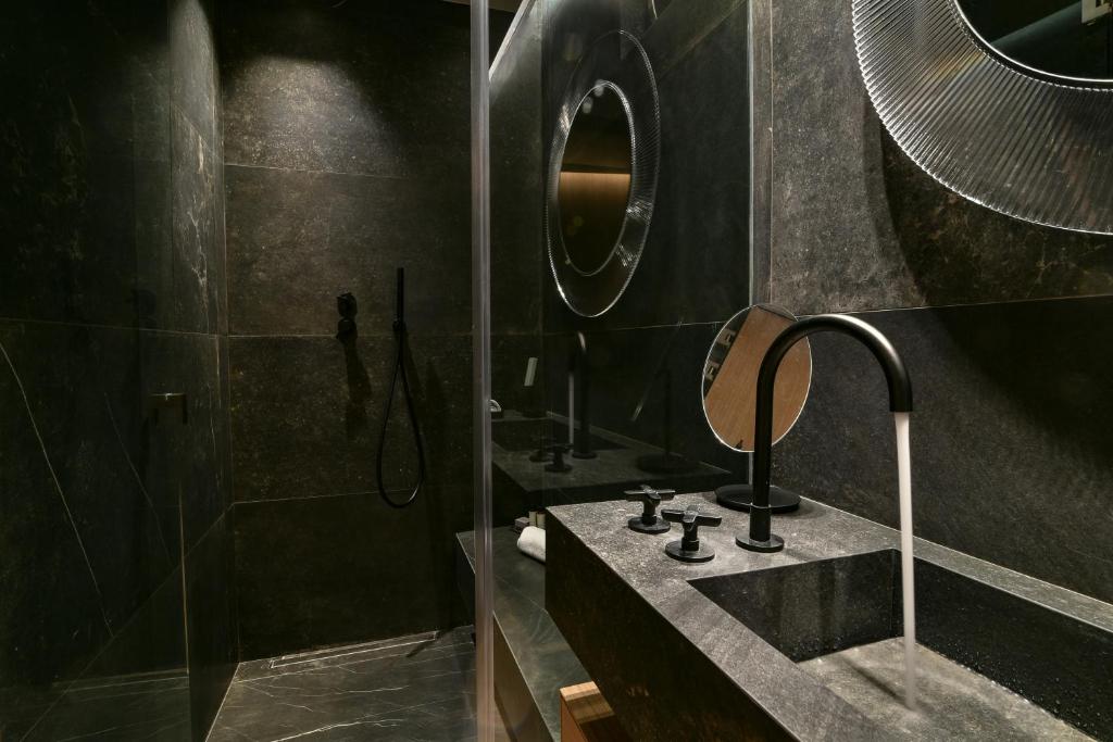 Kúpeľňa v ubytovaní Athens Dom Hotel