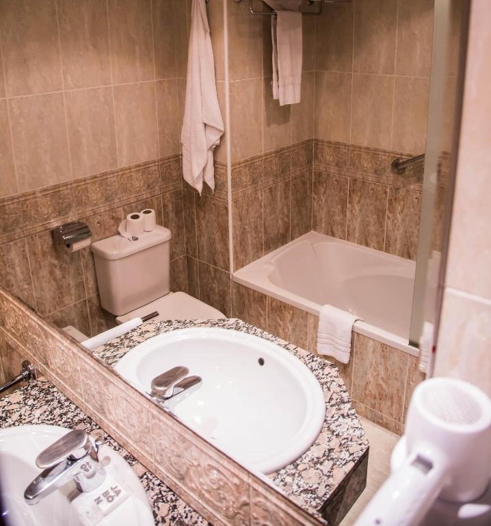 Koupelna v ubytování Hotel Xalet Verdú