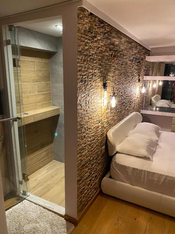 Posteľ alebo postele v izbe v ubytovaní Helen Luxury Loft Design MEISONETTE-APARTMENT