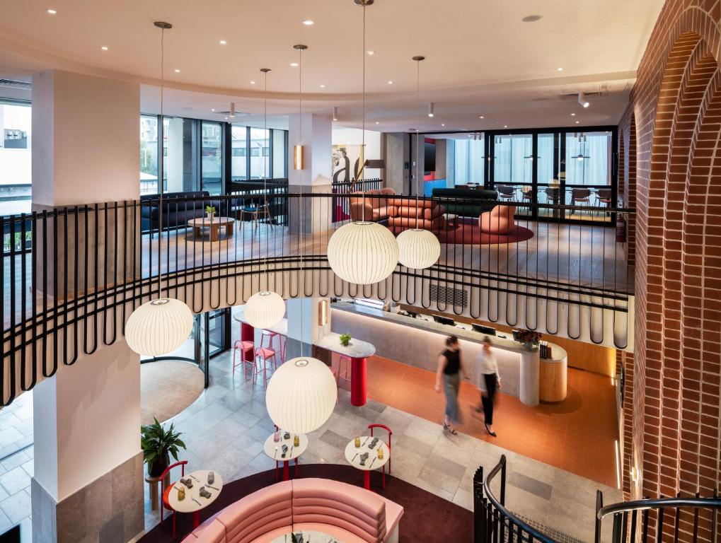 Posezení v ubytování Hotel Indigo Adelaide Markets by IHG