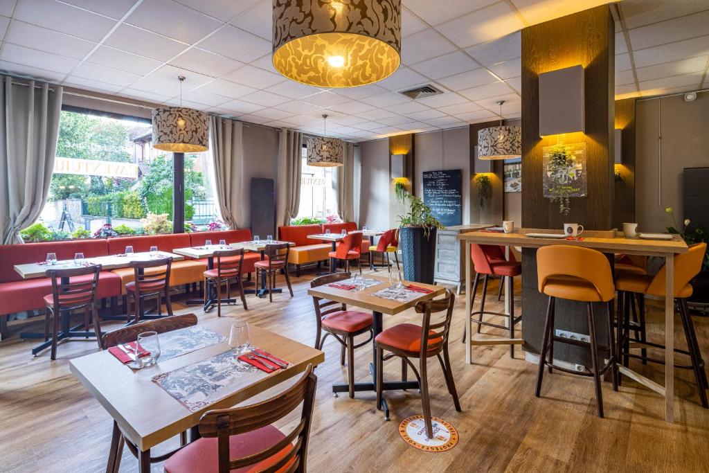 Restaurace v ubytování Hôtel Saint Laurent