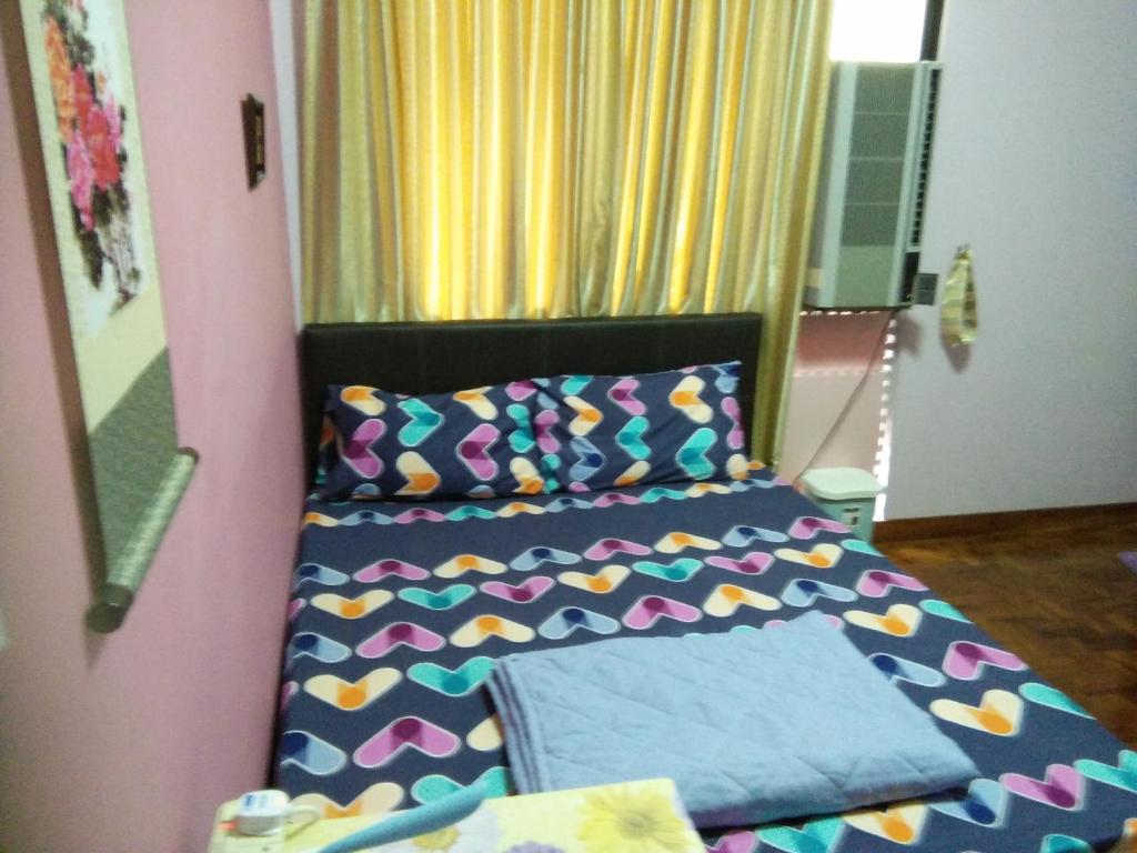 COMFORTABLE MASTERBEDROOM SUITE - Housity