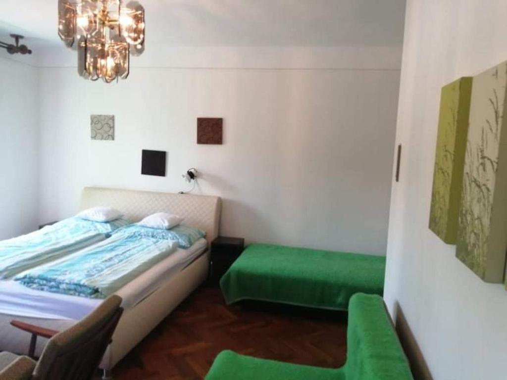 Park Apartman - Apartment With Balcony