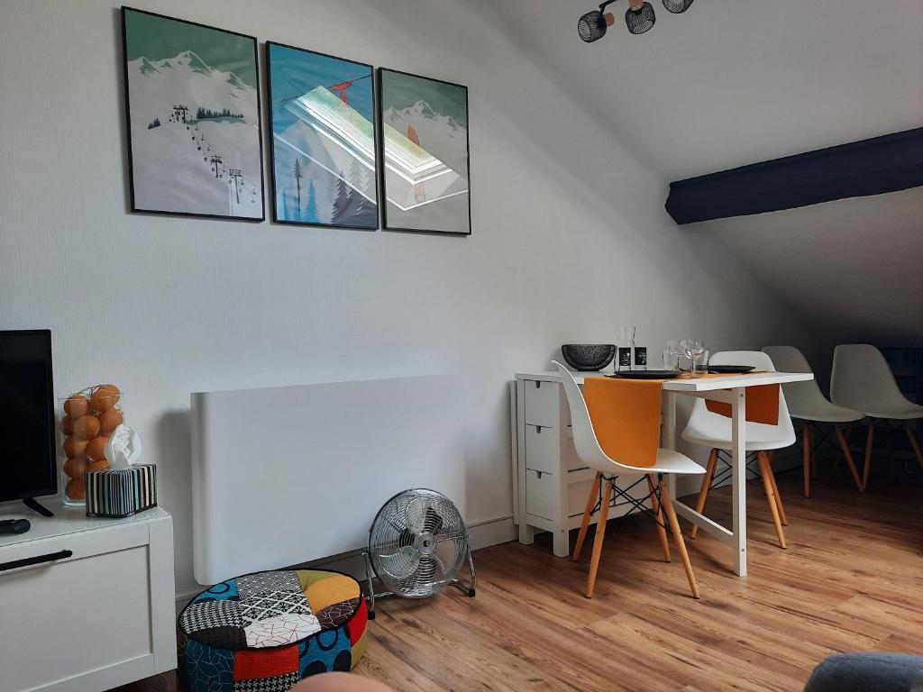 Photo de la galerie de l'établissement Superbe appartement pour 2, au cœur de l'Ariège!, à Ussat