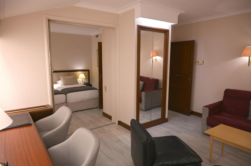 Hôtel Le Rempart - Family Room