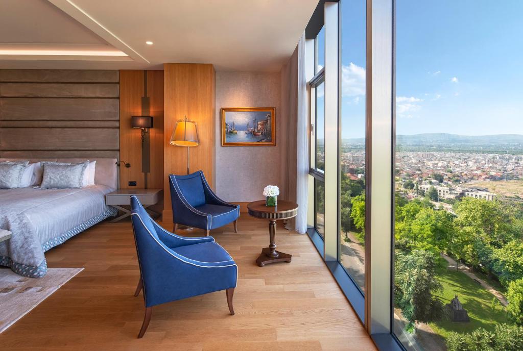 Uma área de estar em Mövenpick Hotel & Thermal Spa Bursa