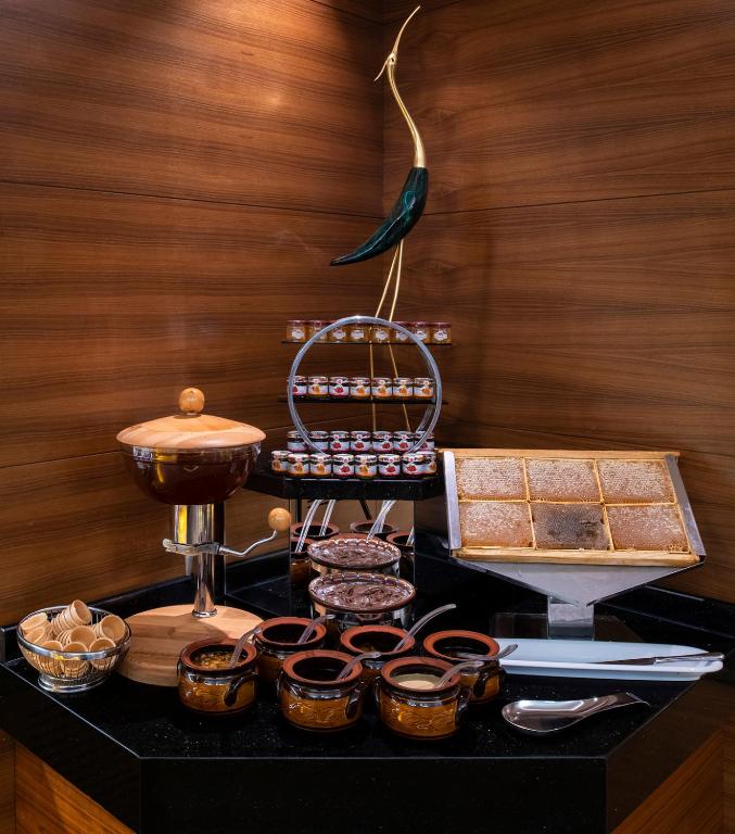 Comida no hotel ou em algum lugar perto