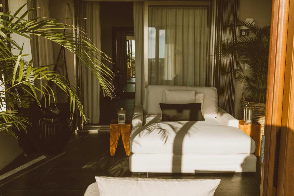 Postel nebo postele na pokoji v ubytování Jashita Hotel