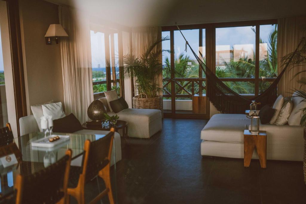 Posezení v ubytování Jashita Hotel