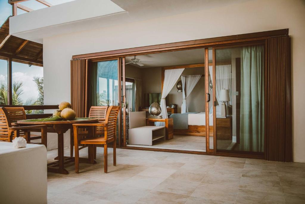 Posezení v ubytování Jashita Hotel